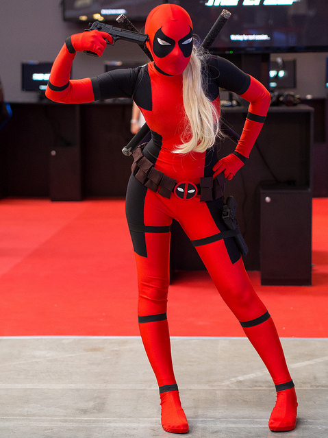  Marvel Deadpool - Disfraz clásico de Deadpool con espalda  cruzada para mujer, Negro - : Ropa, Zapatos y Joyería